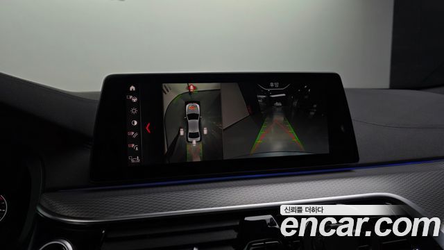 BMW 5-Series 2019 — photo 21