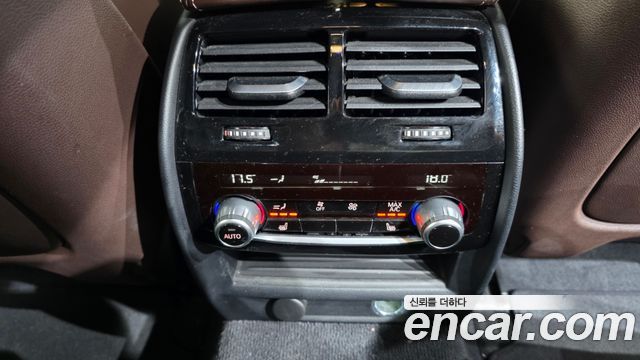BMW 5-Series 2019 — photo 25