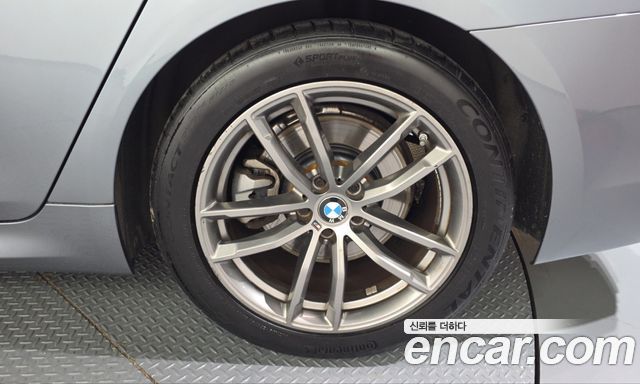 BMW 5-Series 2019 — photo 7