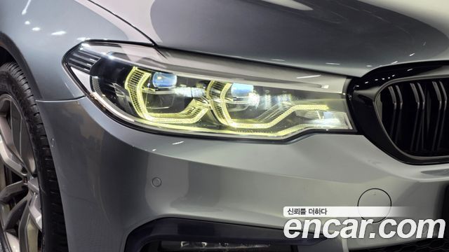 BMW 5-Series 2019 — photo 8