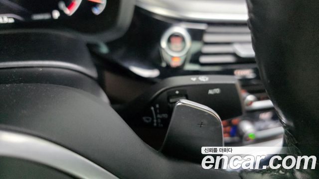 BMW 5-Series 2019 — photo 36