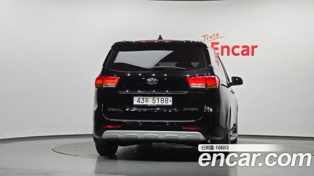 Kia Canival 2015 — photo 4