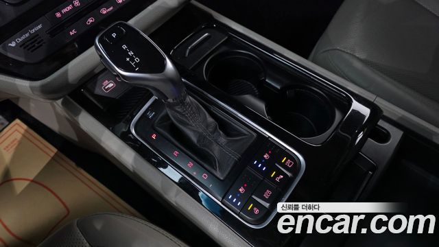 Kia Canival 2015 — photo 12