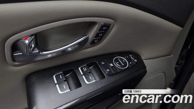 Kia Canival 2015 — photo 28