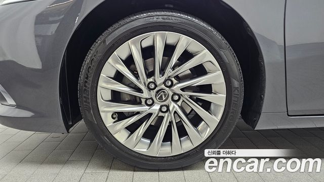 Lexus ES 2022 — photo 5