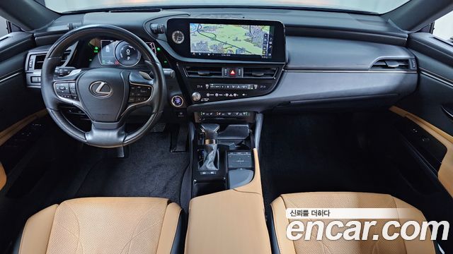 Lexus ES 2022 — photo 10