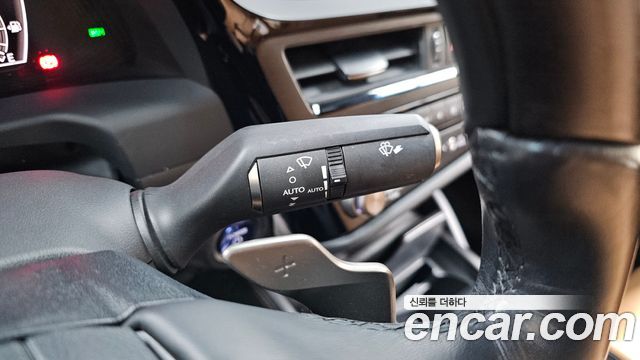 Lexus ES 2022 — photo 29