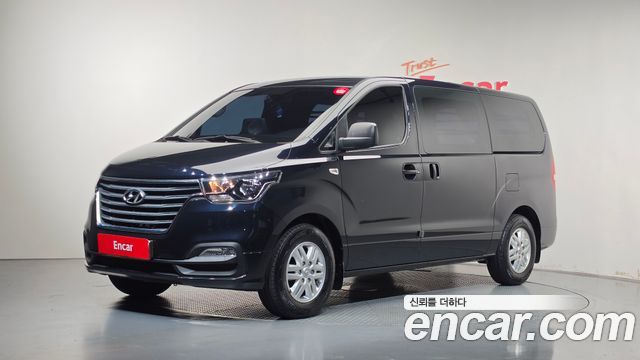Hyundai Starex 2021 — photo 1
