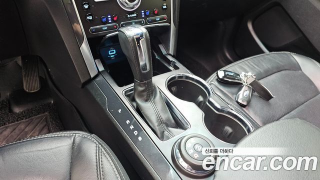Ford Explorer 2016 — photo 9