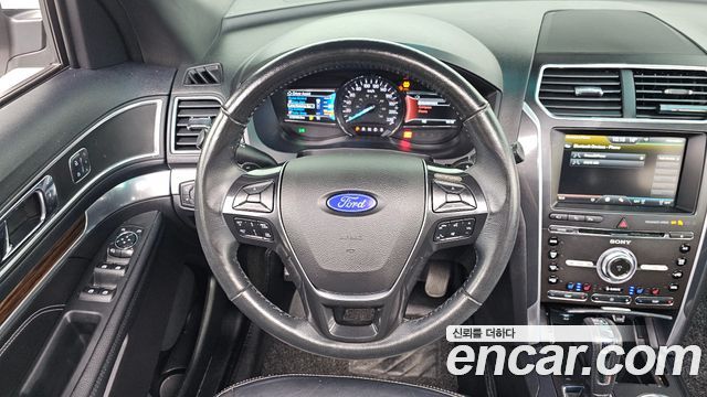 Ford Explorer 2016 — photo 13