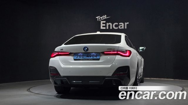 BMW i4 2022 — photo 4