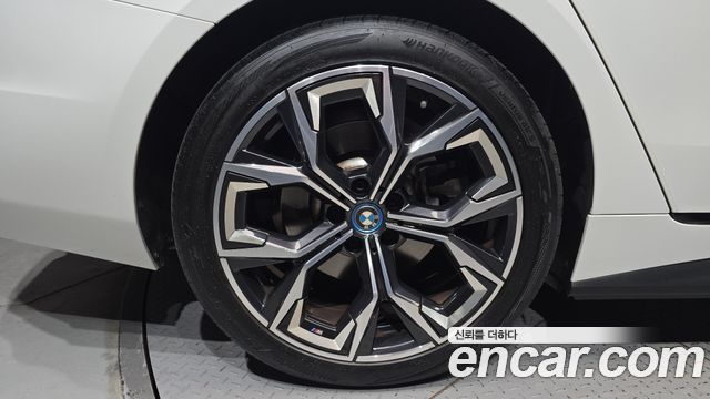 BMW i4 2022 — photo 5