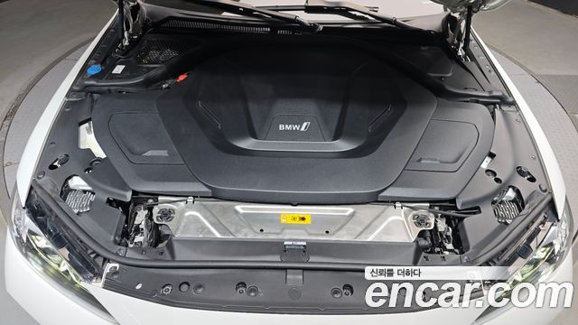 BMW i4 2022 — photo 6