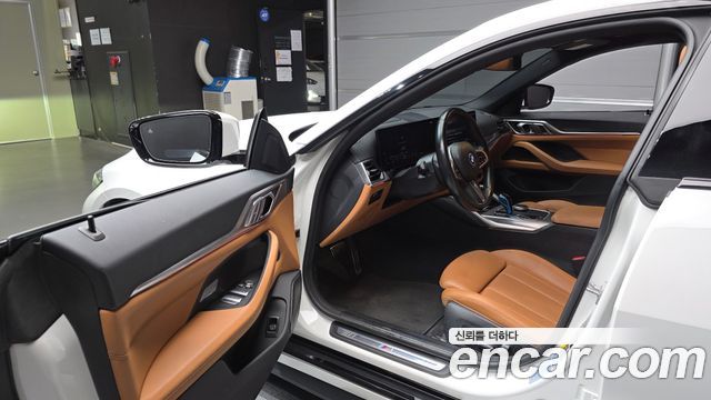 BMW i4 2022 — photo 13