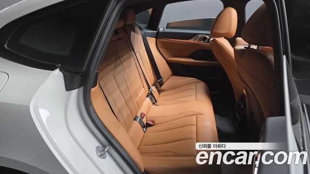 BMW i4 2022 — photo 17