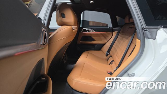 BMW i4 2022 — photo 18