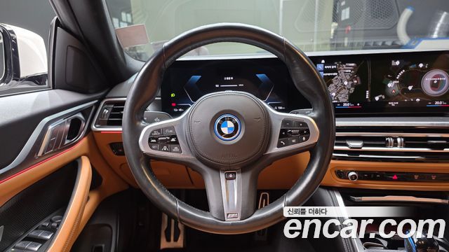 BMW i4 2022 — photo 19
