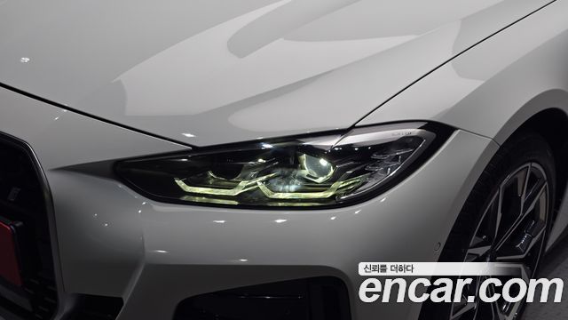 BMW i4 2022 — photo 8