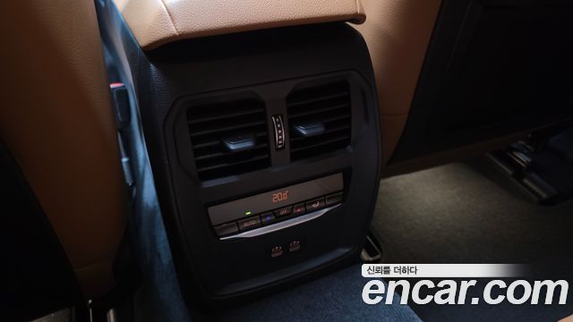 BMW i4 2022 — photo 27