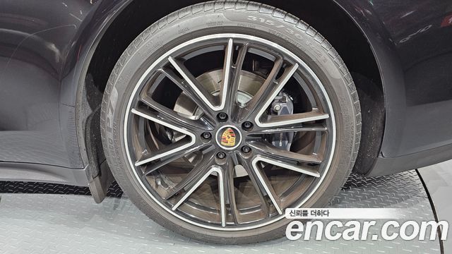 Porsche Panamera 2021 — photo 7