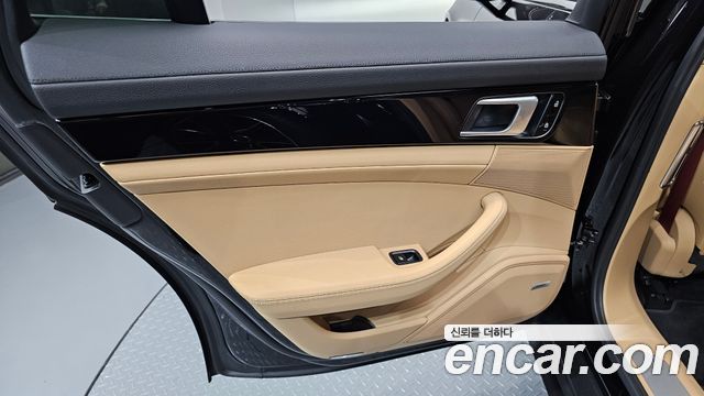 Porsche Panamera 2021 — photo 15