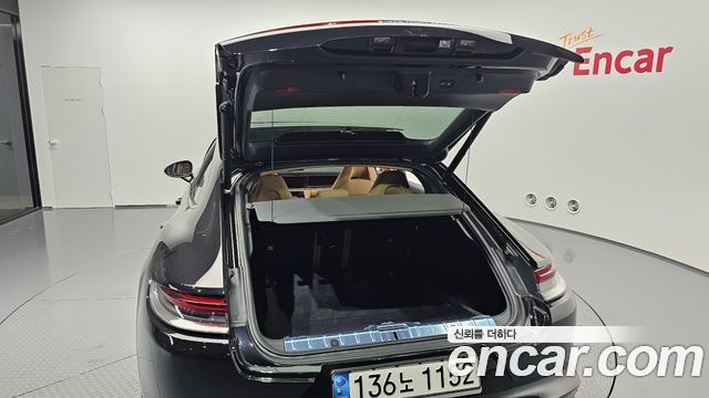 Porsche Panamera 2021 — photo 32