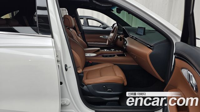 Genesis GV70 2023 — photo 17