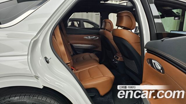 Genesis GV70 2023 — photo 18