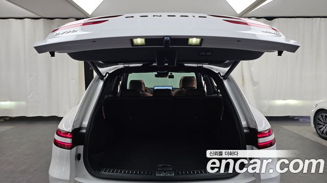 Genesis GV70 2023 — photo 26