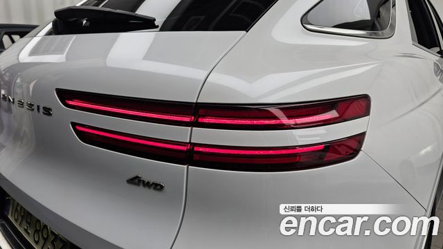Genesis GV70 2023 — photo 9