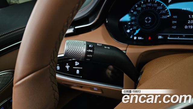 Genesis GV70 2023 — photo 30