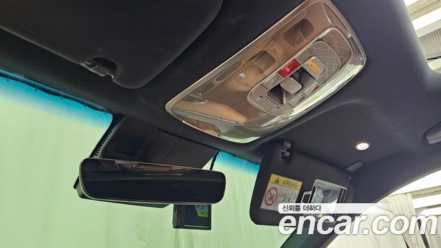 Genesis GV70 2023 — photo 32