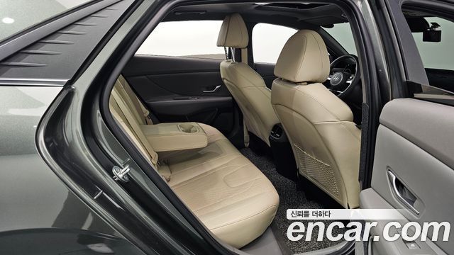 Hyundai AVANTE 2023 — photo 18