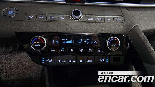 Hyundai AVANTE 2023 — photo 24