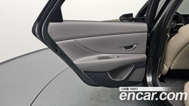 Hyundai AVANTE 2023 — photo 15