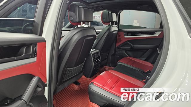 Porsche Cayenne 2024 — photo 18