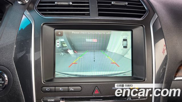 Ford Explorer 2017 — photo 17