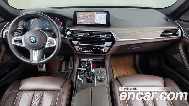 BMW 5-Series 2020 — photo 10