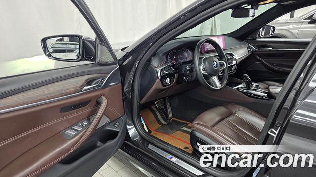BMW 5-Series 2020 — photo 13