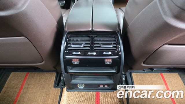 BMW 5-Series 2020 — photo 24