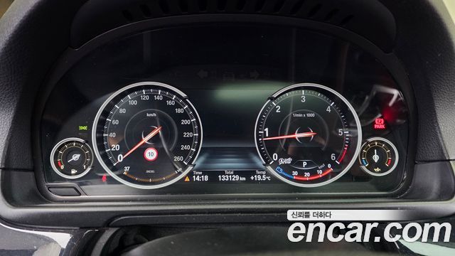 BMW 5-Series 2014 — photo 8