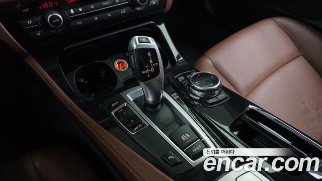 BMW 5-Series 2014 — photo 9