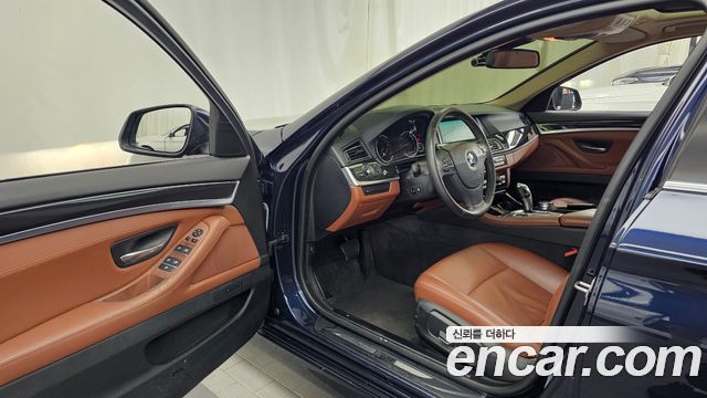 BMW 5-Series 2014 — photo 10