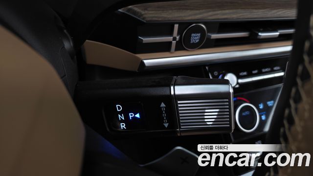 Hyundai Santafe 2025 — photo 12