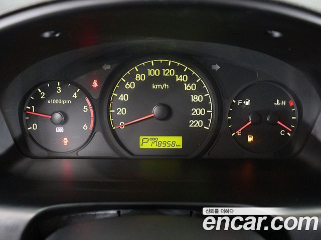 Hyundai Starex 2012 — photo 6