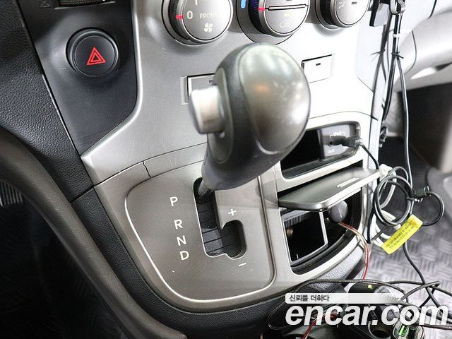 Hyundai Starex 2012 — photo 9