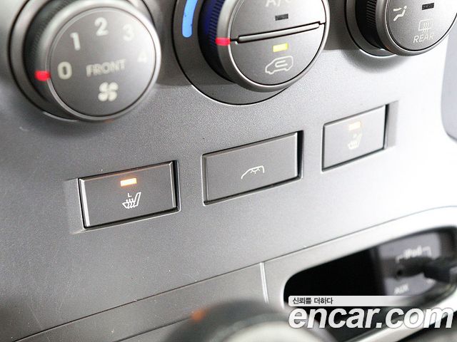 Hyundai Starex 2012 — photo 10