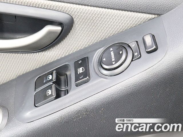 Hyundai Starex 2012 — photo 12
