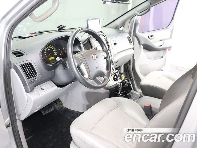 Hyundai Starex 2012 — photo 18