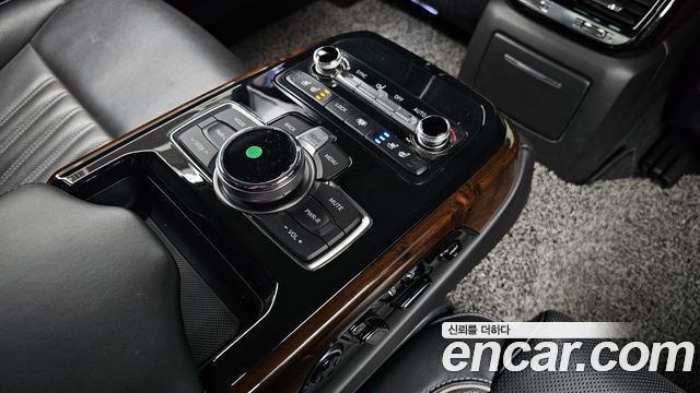 Genesis EQ900 2018 — photo 19